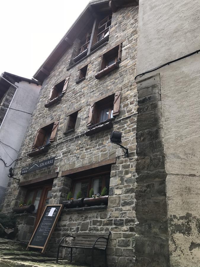Hostal Ezkaurre Isaba Exterior photo