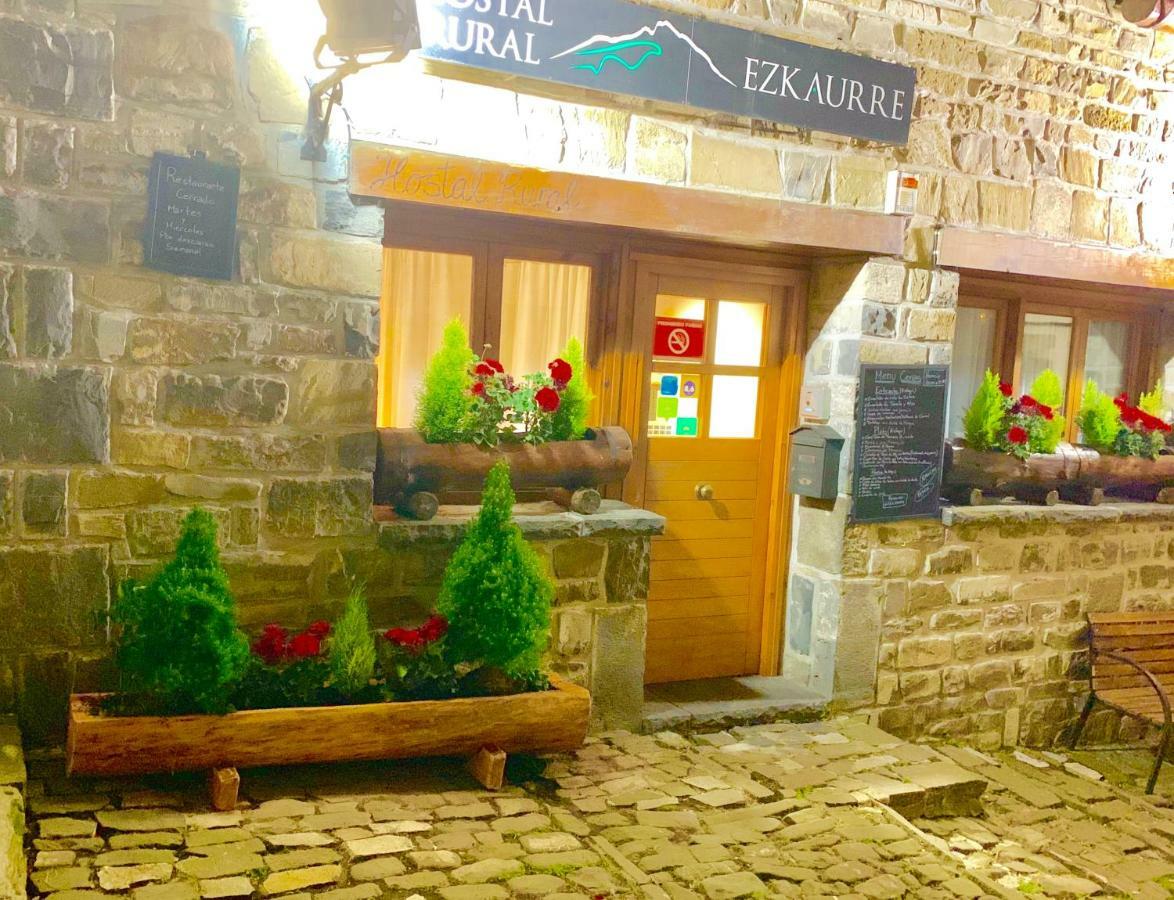 Hostal Ezkaurre Isaba Exterior photo